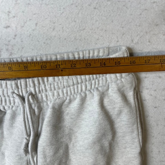 Tna Aritzia CozyAF Fleece Shorts Heather Light Grey Large 82350 - Picture 8 of 8